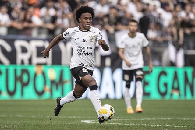 克拉滕伯格：佩德罗肘击动作没击中对手不会染红