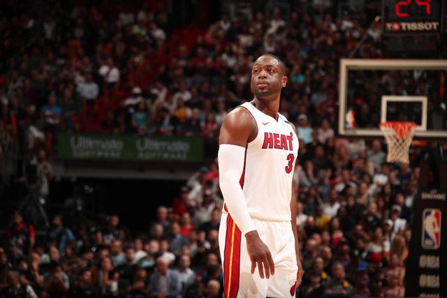 库兹马32分奇才送热火3连败 火箭逆转战胜国王